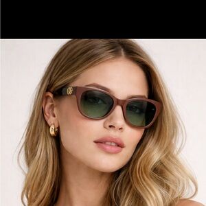 Gucci Women's brown Sunglasses